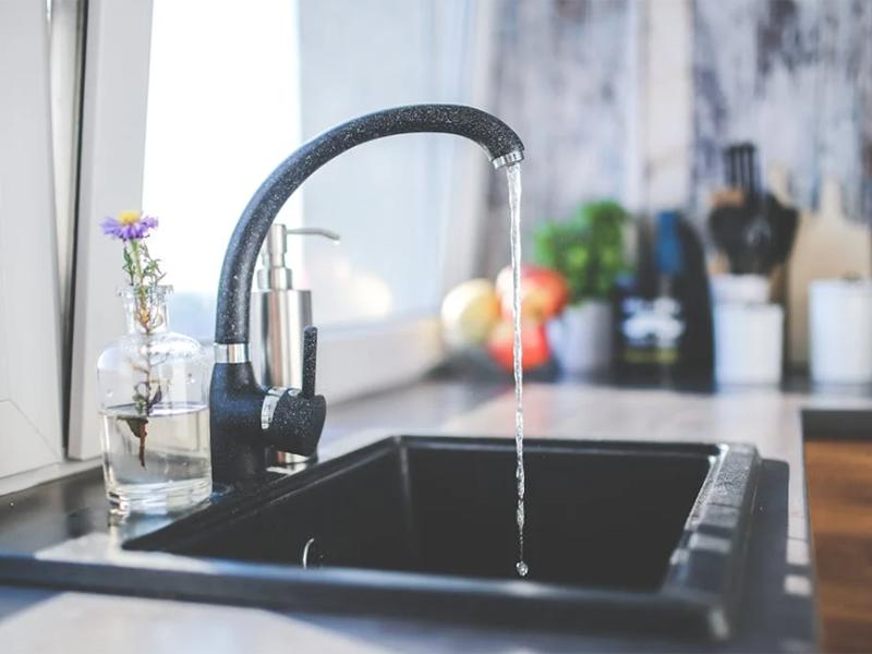 二氧化氯消毒后會(huì)產(chǎn)生余氯嗎（自來水二氧化氯檢測(cè)標(biāo)準(zhǔn)值）